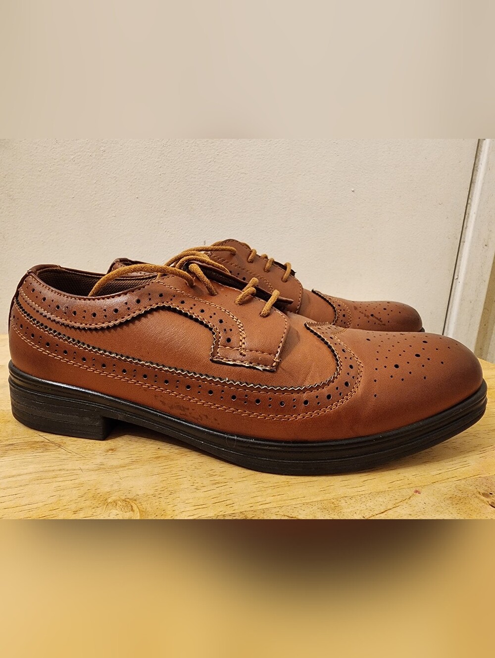 Deer Stags Men's Brown Leather Wingtip Brogues - Classic Dress Shoes Size 6.5